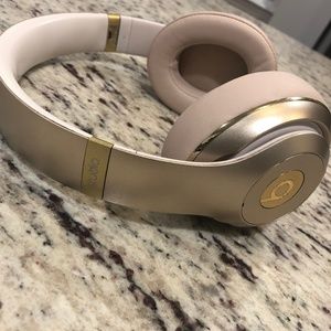 Beats by Dre studio 3